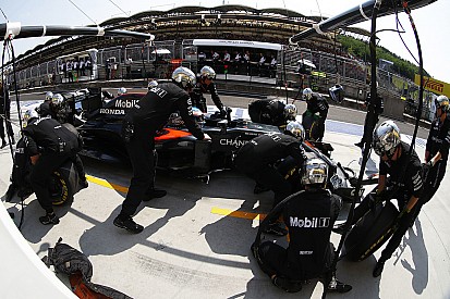 Vídeo: McLaren mostra a arte do pit stop
