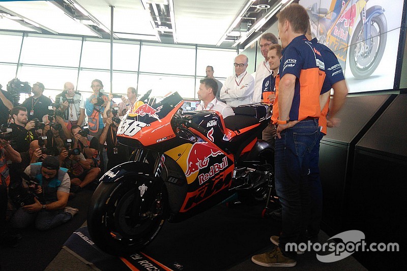 KTM、2016年用マシンRC16を正式発表