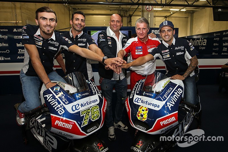 Avintia confirma la renovación de Barberá y Baz