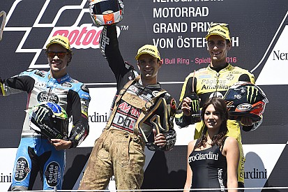 Zarco gana y es más líder; Morbidelli y Rins, en el podio