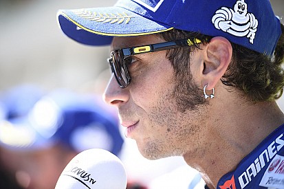 Rossi évoque "une défaite" et "un arrêt définitif" avec Fenati