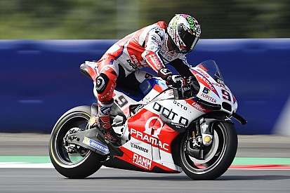 Petrucci é punido por toque com Laverty na última volta