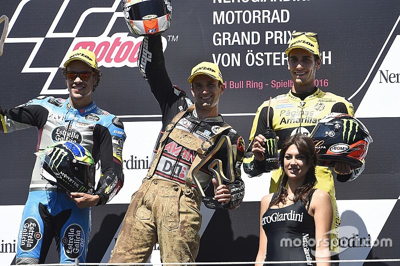 Podium : le deuxième, Franco Morbidelli, Marc VDS, le vainqueur Johann Zarco, Ajo Motorsport, le troisième, Alex Rins, Paginas Amarillas HP 40