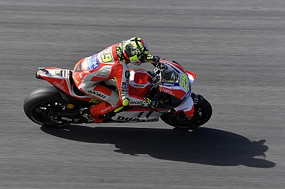 Iannone sigue de fiesta en Brno