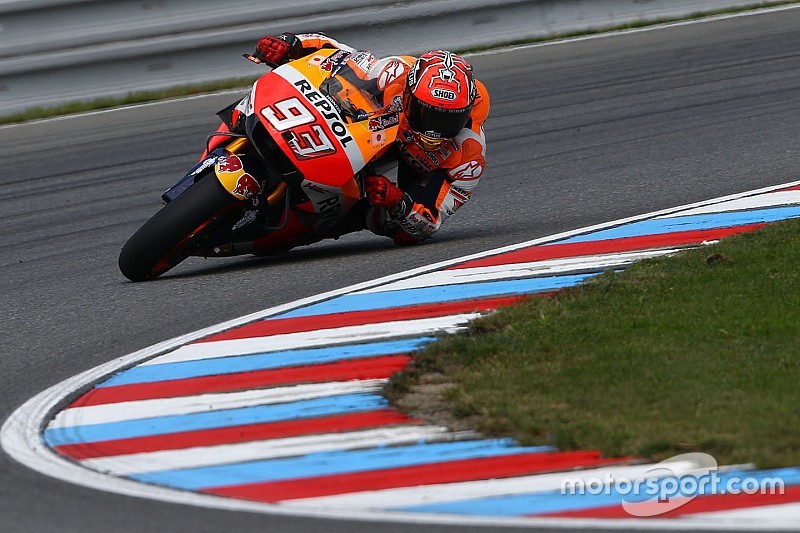 Lorenzo diz que Marquez assume muitos riscos