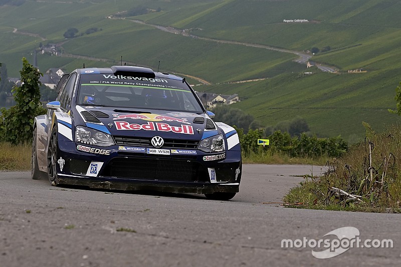 WRC Duitsland: Ogier leidt, Lefebvre crasht zwaar en overgebracht naar ziekenhuis