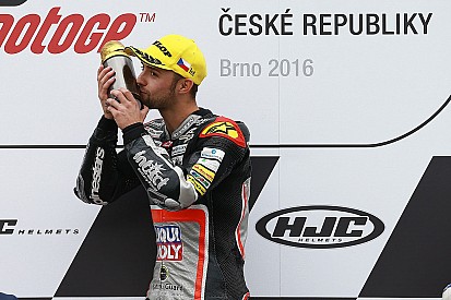 Bildergalerie: Jonas Folger feiert den Moto2-Sieg in Brno