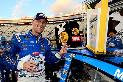 Kevin Harvick remporte la victoire à Bristol