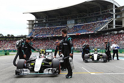 Mercedes diz que Hamilton pode ser punido por trocar motor