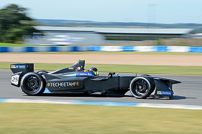 Vergne bate recorde da pista em Donington; di Grassi é 11°