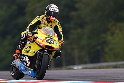 Álex Rins cai durante treino e sofre fratura na clavícula