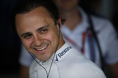 Felipe Massa imita a Usain Bolt en Eau Rouge
