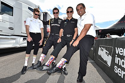 Montoya y más pilotos honran memoria de Justin Wilson