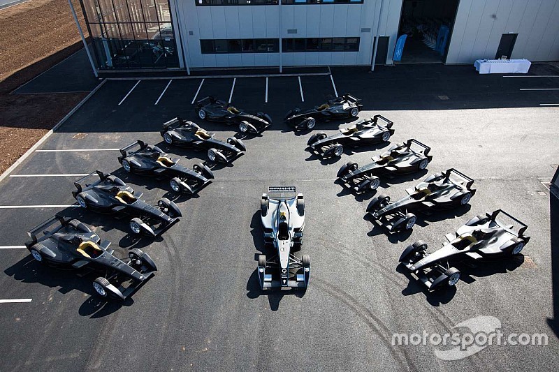 2018年からのフォーミュラE二代目シャシー、スパークが引き続き供給