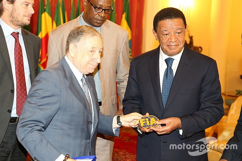 Jean Todt, FIA başkanı ve Etiyopya başkanı Mulatu Teshome