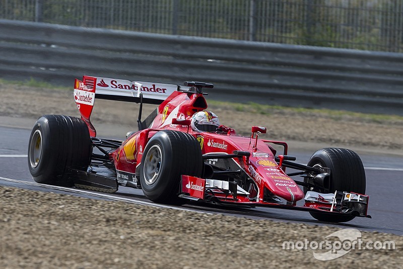 Sebastian Vettel, Ferrari pruebas de la especificación de Pirelli 2017