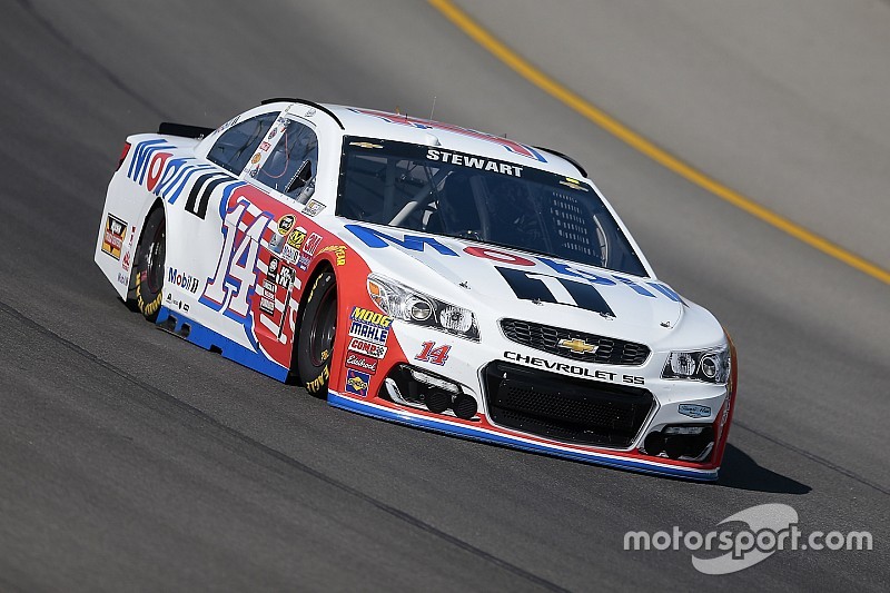 Stewart por delante en la práctica del sábado en Michigan