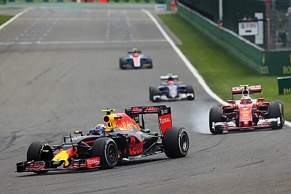Verstappen diz que queixas de Raikkonen são "ridículas"
