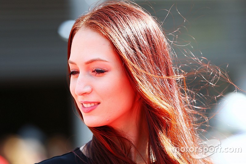 Elegância vira marca registrada de Grid Girls na Bélgica