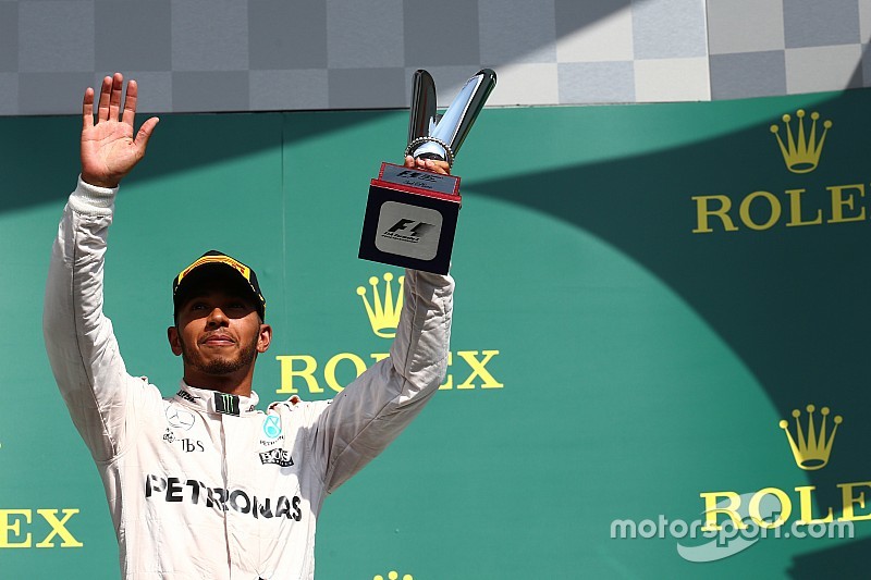 Podium: Lewis Hamilton, Mercedes AMG F1 W07