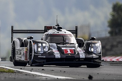 L'équipe Porsche se prépare à une course des extrêmes à Mexico