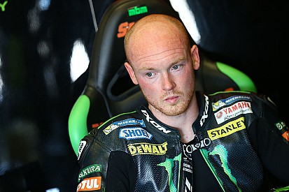 Bradley Smith moet nogmaals onder het mes
