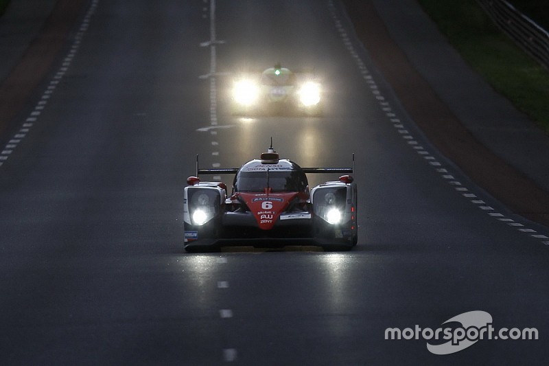 Le Mans 24 Jam: Toyota masih memegang kendali pada paruh tengah balapan