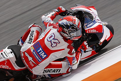 Dovizioso chega a Silverstone com torção no joelho direito