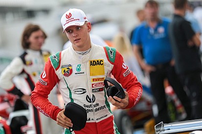 Mick Schumacher-parádé és győzelem a Nürburgringen az első versenyen