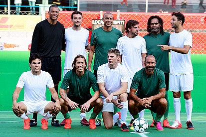 Galería: partido pilotos vs ex futbolistas por el terremoto de Italia