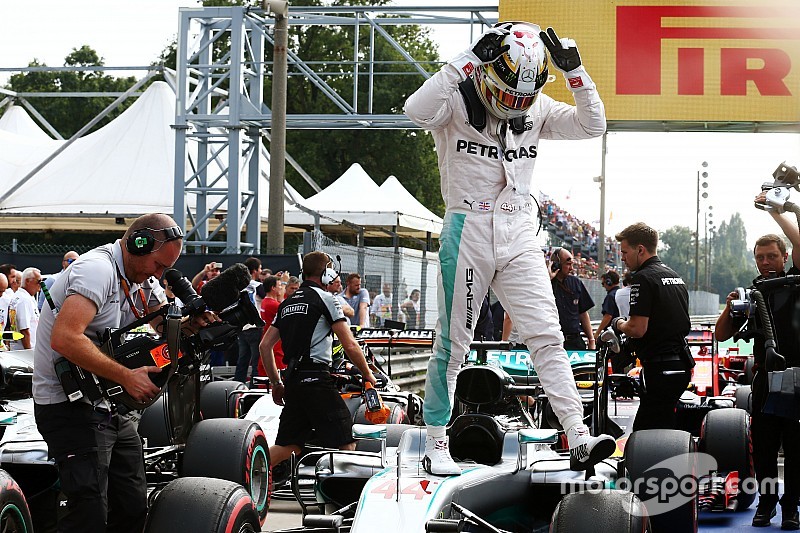 Hamilton klasse apart tijdens kwalificatie Italiaanse Grand Prix