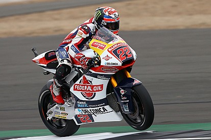 Dominio assoluto di Sam Lowes: a Silverstone si prende anche la pole
