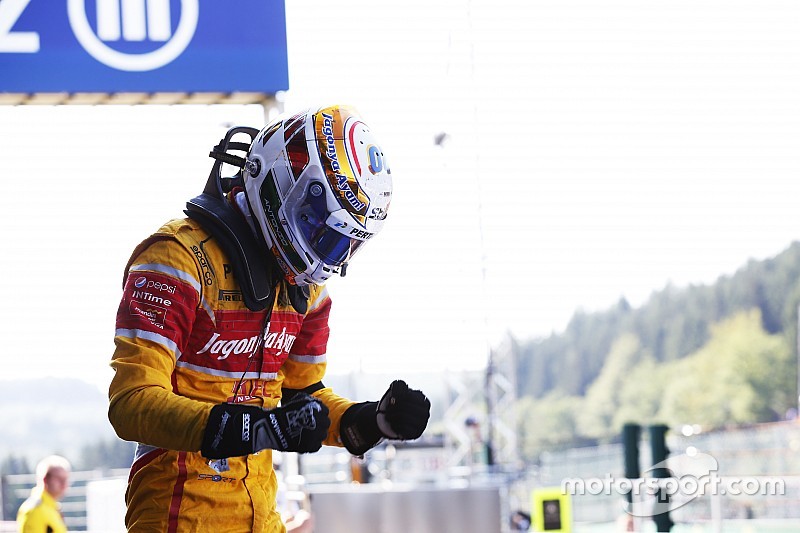 GP2意大利站主赛:安全车搅局,吉奥维纳兹从第21起步夺冠