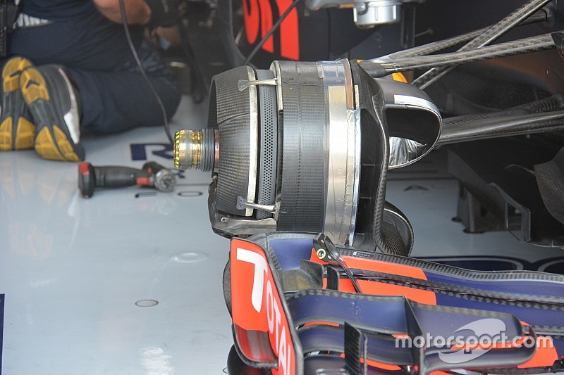 Breve análisis técnico: diseño conductos de freno del Ferrari, Sauber y Red Bull