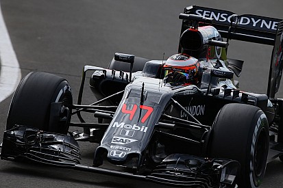 Dennis - "Le destin de Vandoorne est entre ses mains"