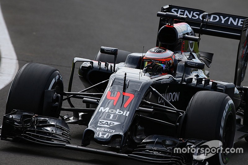 Dennis - "Le destin de Vandoorne est entre ses mains"