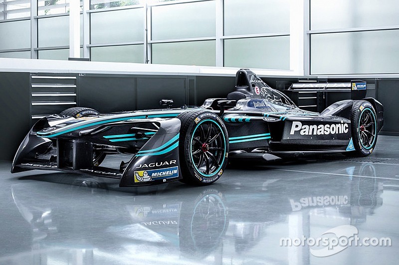 Carroll, Evans e lo sponsor Panasonic per la Jaguar Racing
