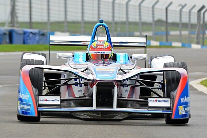 Frijns na eerste Formule E-tests met nieuwe bolide: “Een stap vooruit”
