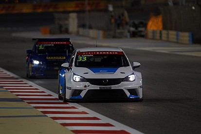 Jordi Oriola torna con la Opel Astra TCR a Singapore