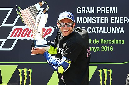 MotoGP Catalunya: Rossi kalahkan Marquez, Lorenzo terjatuh