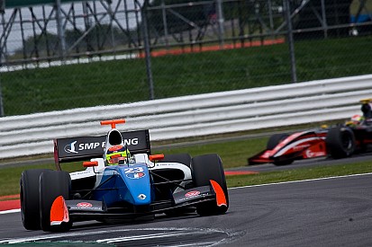 V8 3.5 Red Bull Ring: Vaxiviere wint race 1, Visser achtste