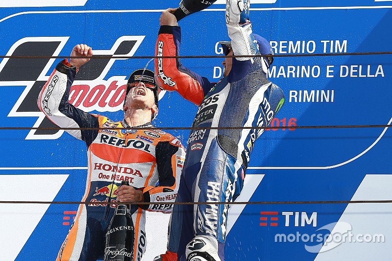 Podio: ganador de la carrera Dani Pedrosa, Repsol Honda Team y  el tercer lugar Jorge Lorenzo, Yamah