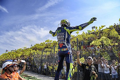 Rossi: “No consiento a Lorenzo que diga que soy un piloto sucio”