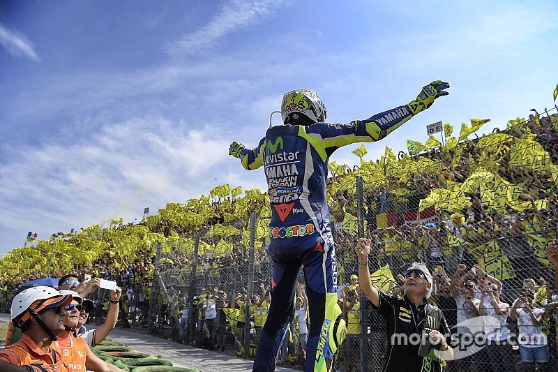Rossi: “No consiento a Lorenzo que diga que soy un piloto sucio”