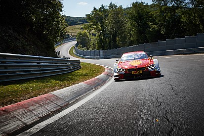 Une voiture de DTM sur la Norschleife avec Augusto Farfus