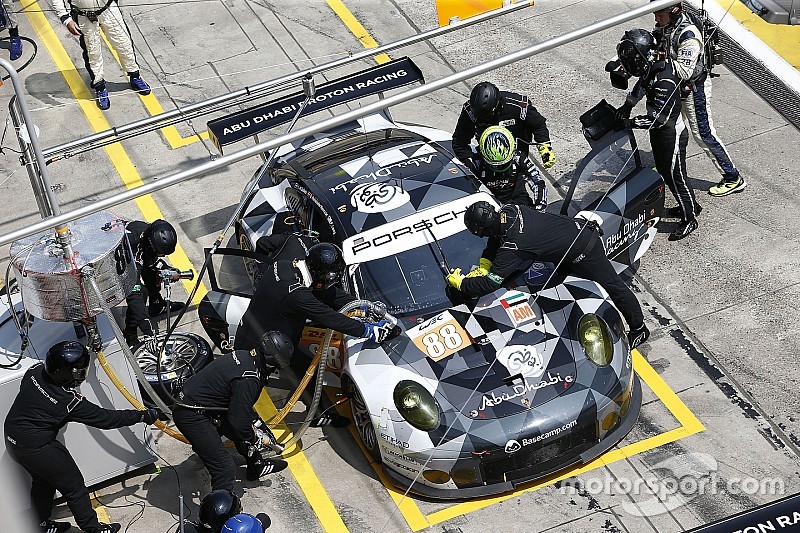 #88 Proton Racing Porsche 911 RSR: Khaled Al Qubaisi, David Heinemeier Hansson, Patrick Long