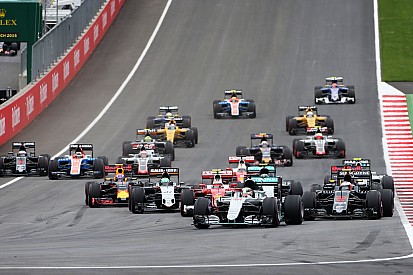 GP Austria: Hamilton juara setelah terlibat insiden dengan Rosberg di lap terakhir