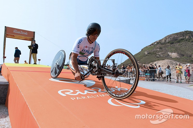 Course en ligne : médaille d'argent pour Zanardi