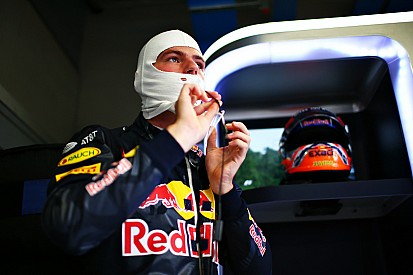 Verstappen: "difícil falar em favoritismo antes de ir para a pista"