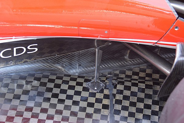 Técnica: alerón delantero y tirante del suelo del Ferrari en Singapur